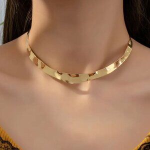 REVOLVE Hammered Gold Choker Necklace